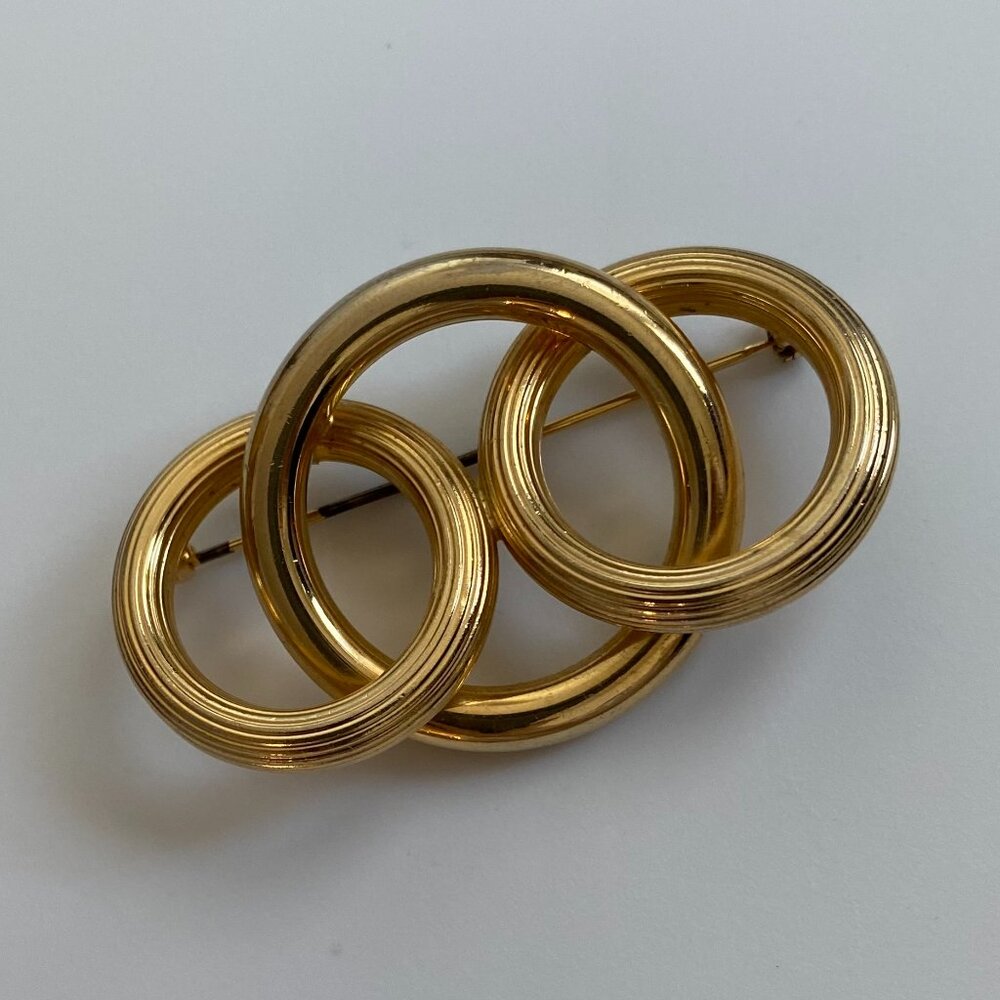 Estate Vintage Gold Tone Triple Ring Brooch Three Circle Rings Art Deco Retro